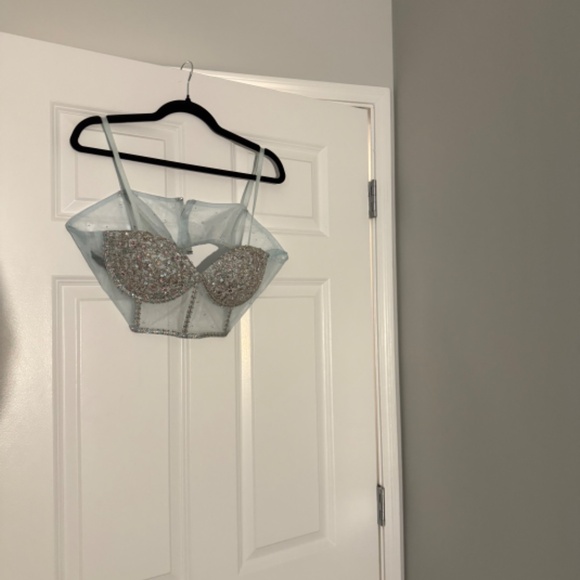 Lashkaraa Light Blue Corset Style Embroidered Saree - Picture 3 of 5